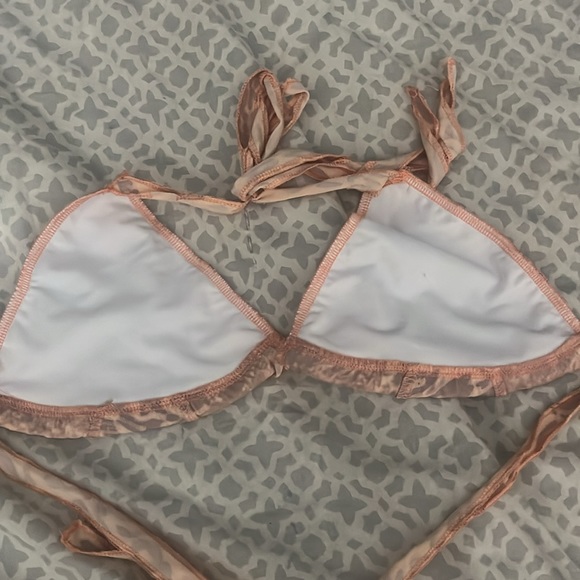 Two piece bikini - Picture 4 of 4